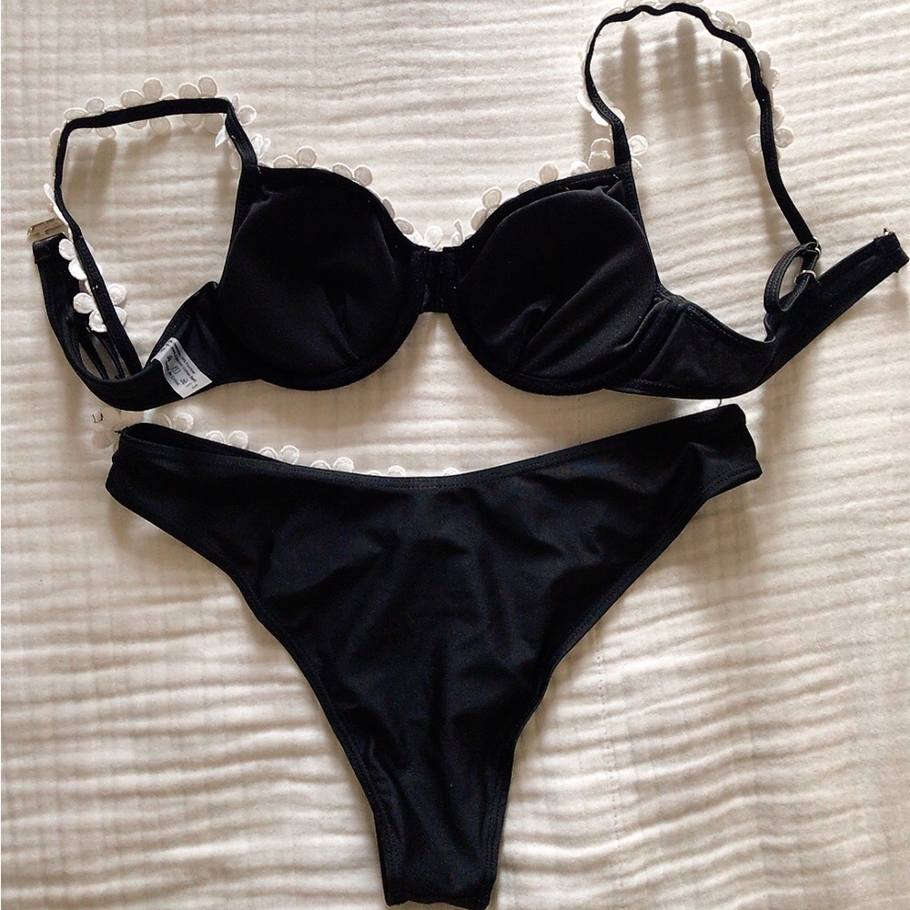 Small Daisy Bikini Set - Picture 3 of 3